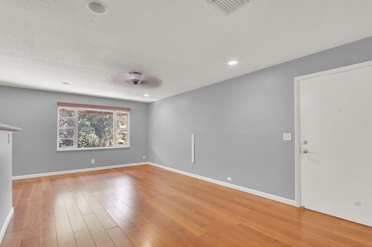 312 Southwind Dr #207 - Photo 2 of 23
