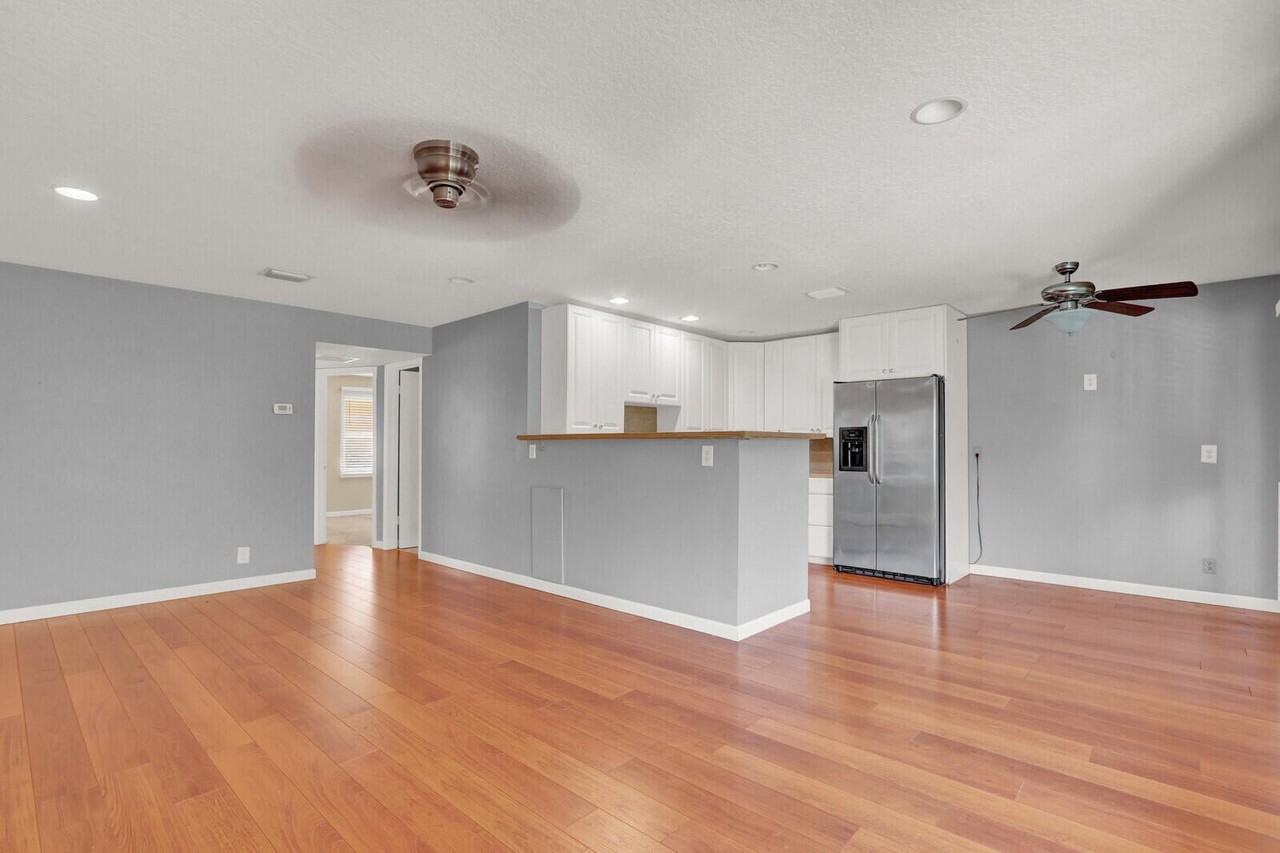 312 Southwind Dr #207 - Photo 3 of 23