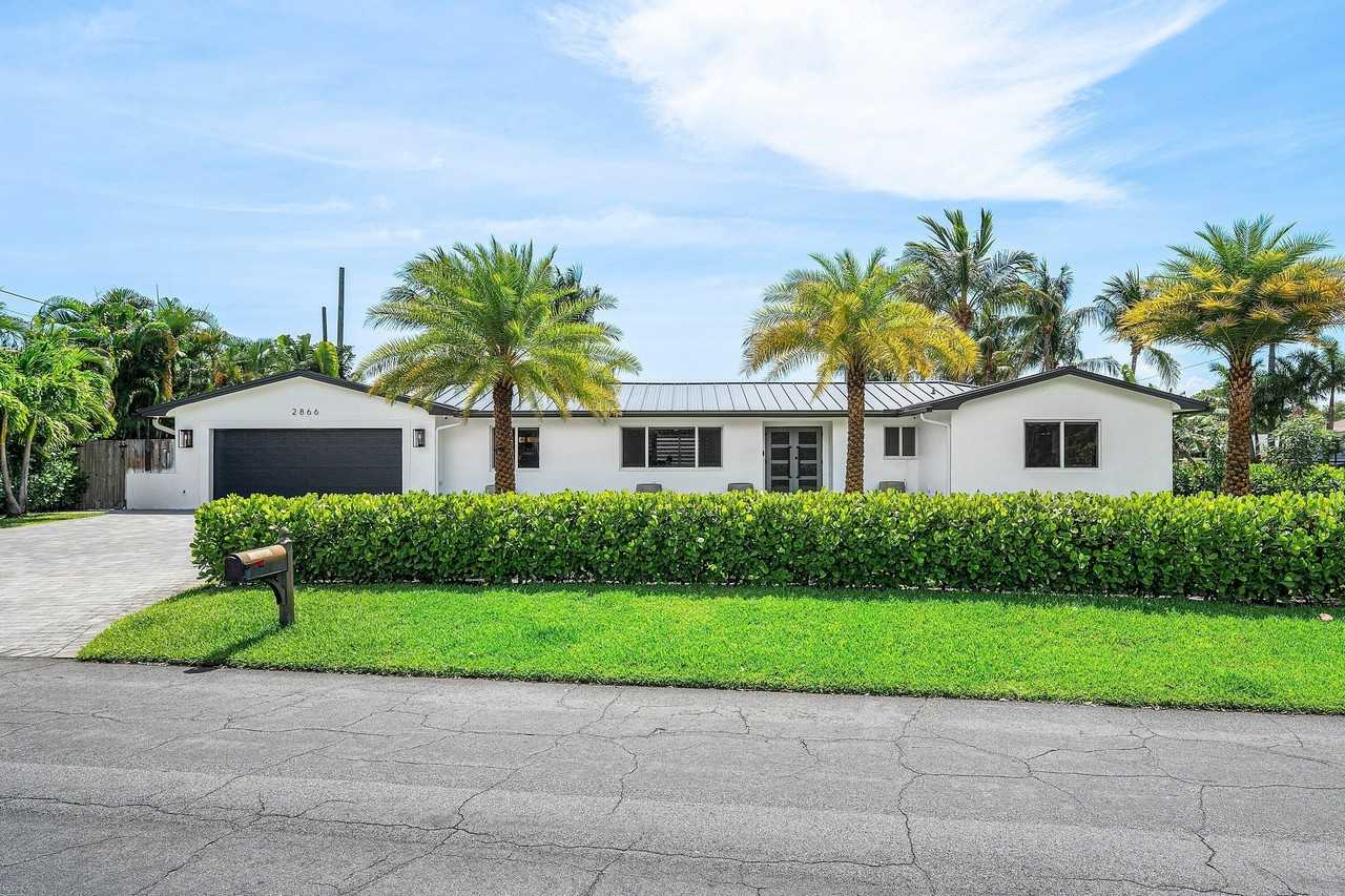 2866 Sw 8th St