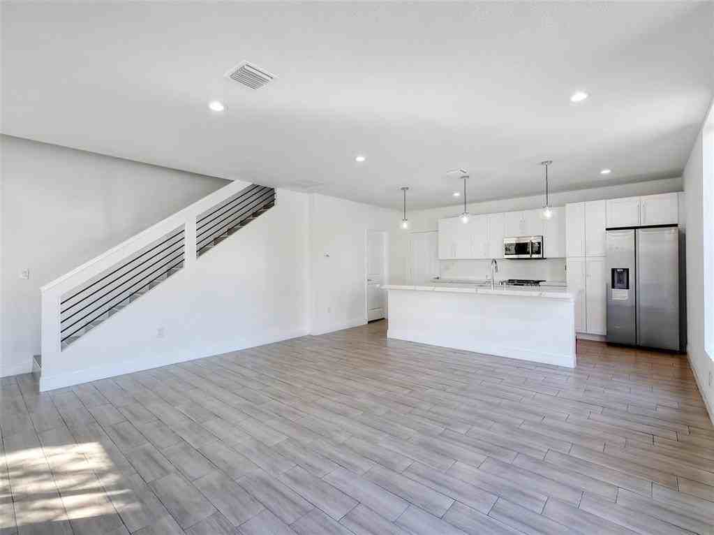 102 Nw 41st St #104 - Photo 6 of 34