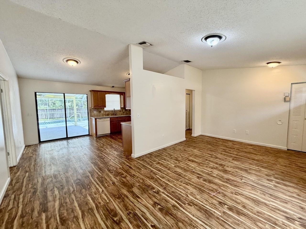 7902 Banyan St - Photo 6 of 12