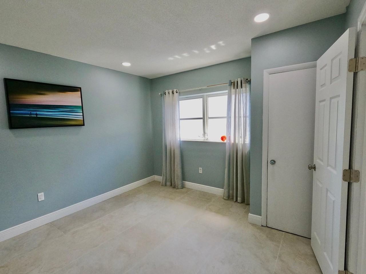 382 E Royal Palm Rd #0080 - Photo 5 of 8