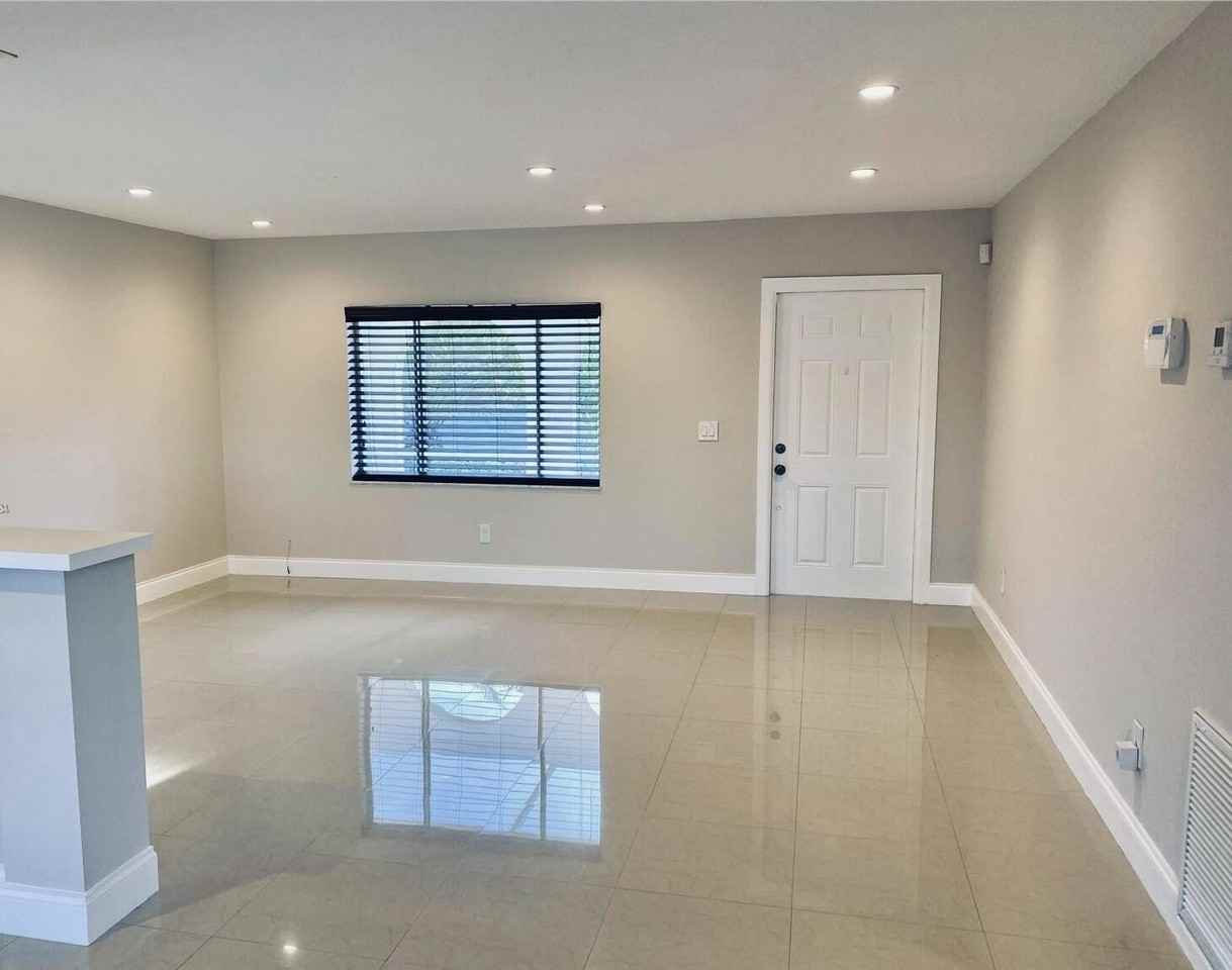 22592 Lombard Ave - Photo 3 of 12