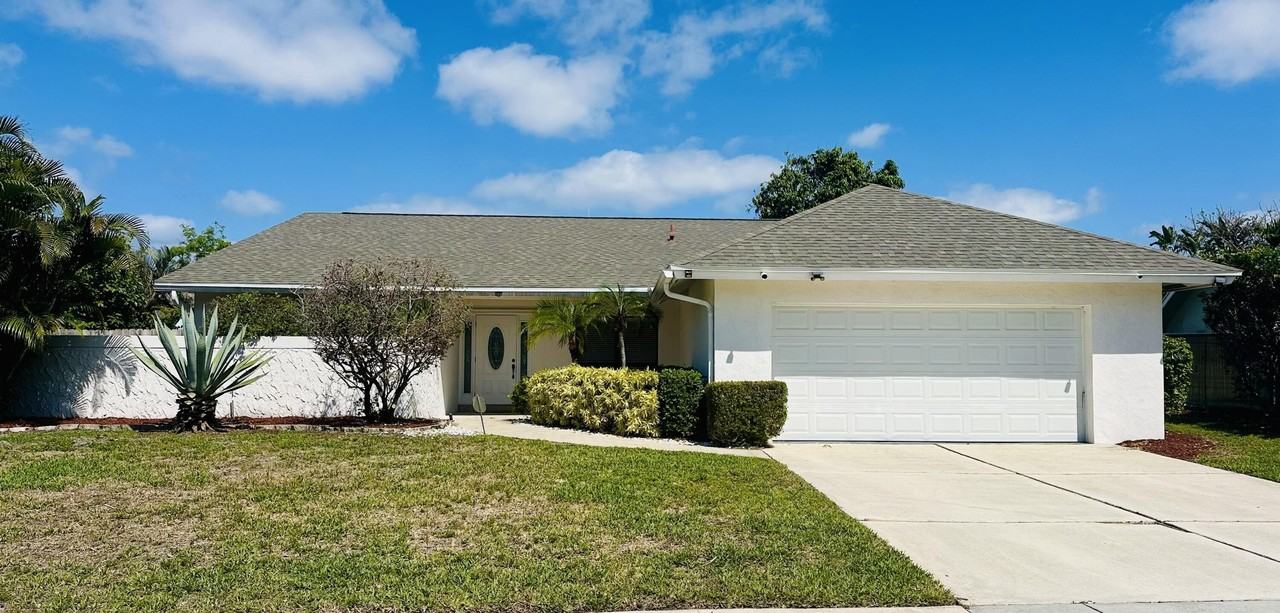 17768 Maplewood Dr - Photo 4 of 50