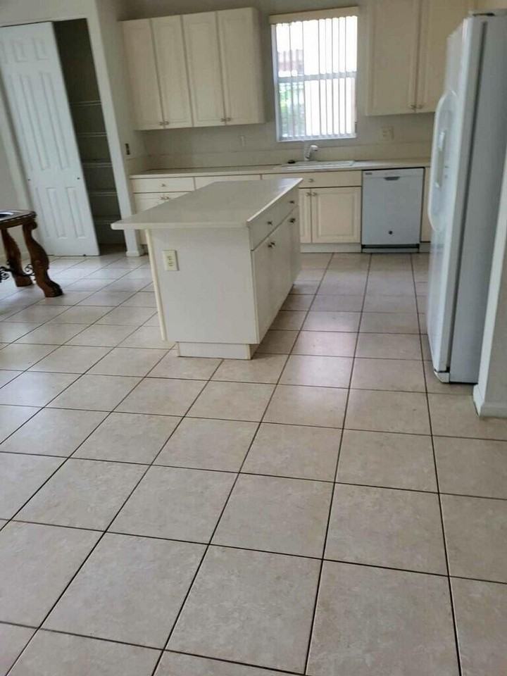 121 Tuscany Dr - Photo 5 of 19