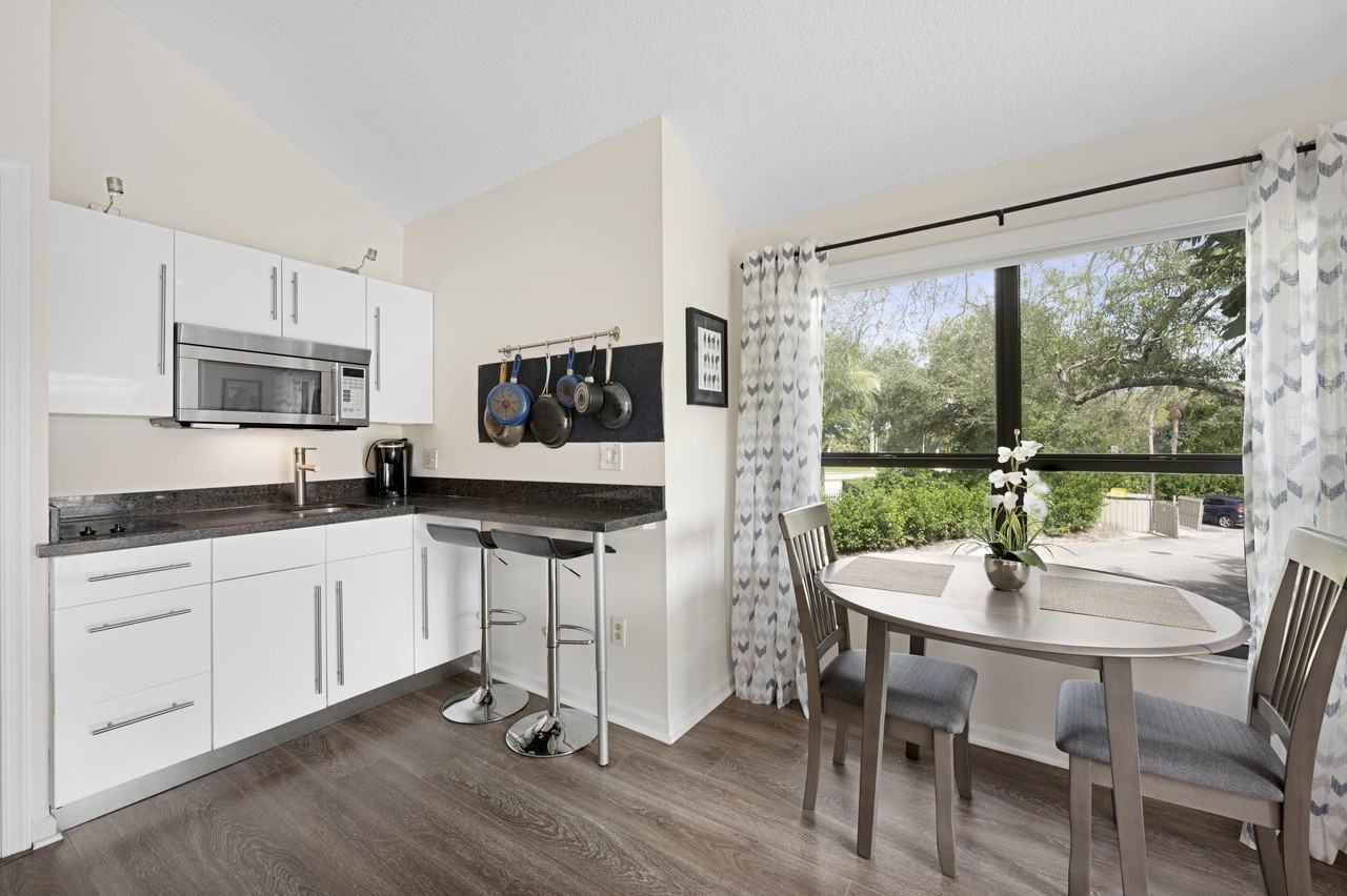 11863 Wimbledon Cir #543 - Photo 4 of 17