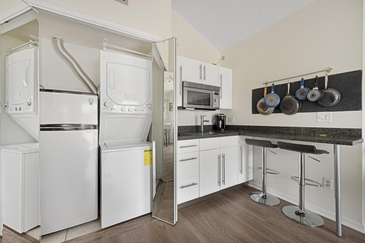 11863 Wimbledon Cir #543 - Photo 6 of 17