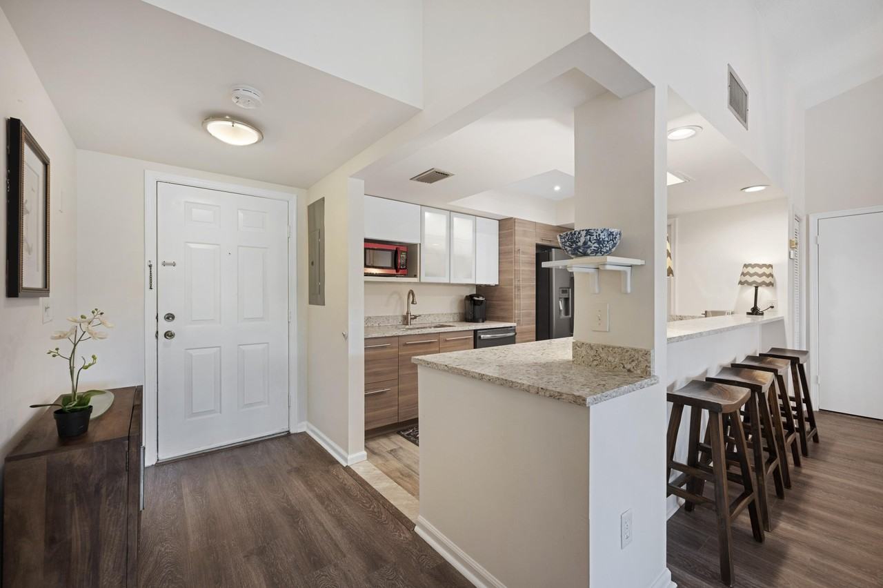 11863 Wimbledon Cir #542 - Photo 2 of 24