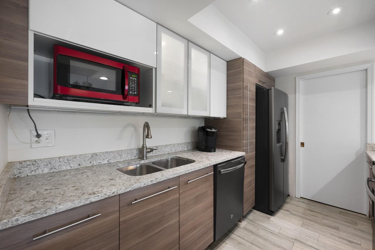 11863 Wimbledon Cir #542 - Photo 4 of 24
