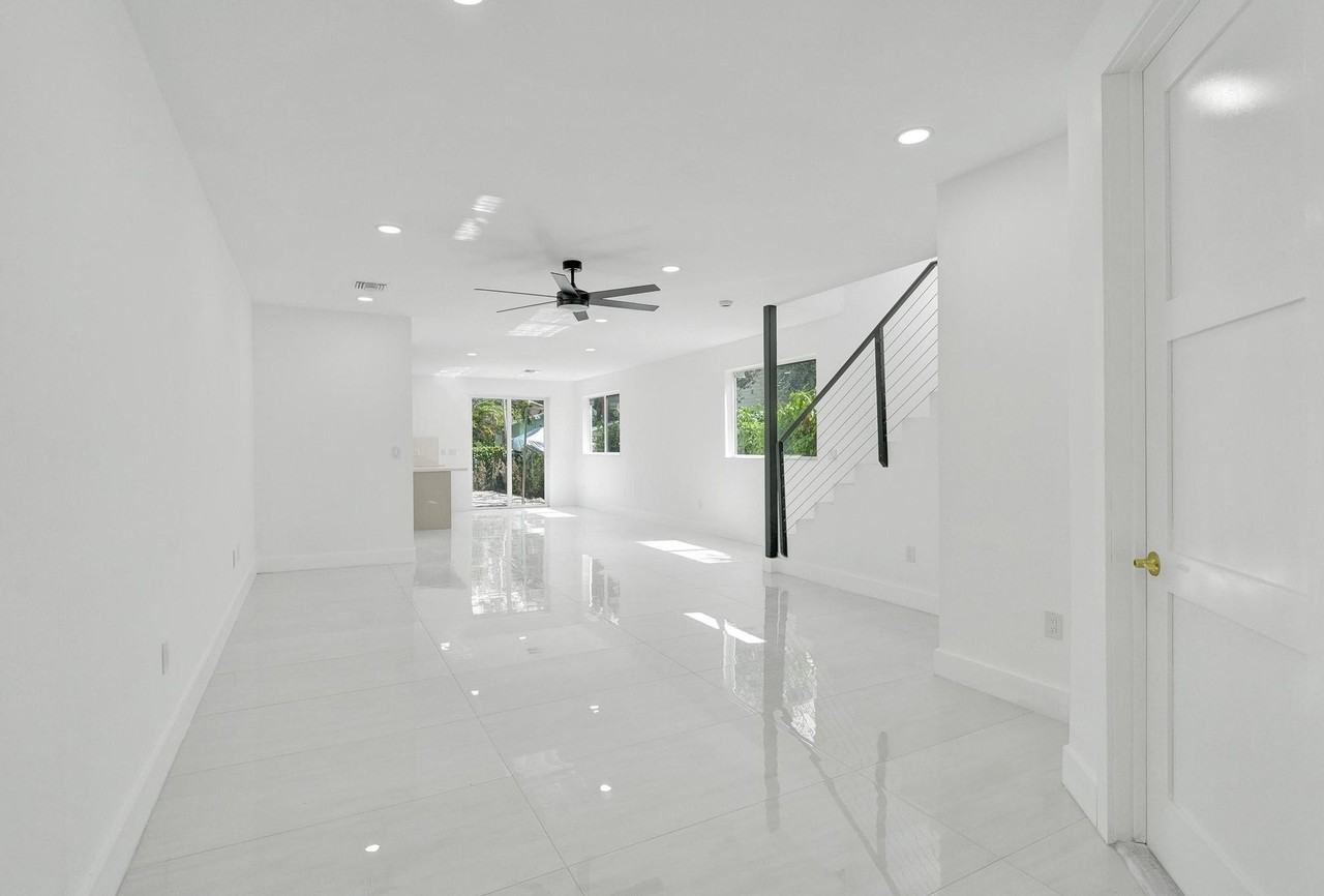 1213 W Las Olas Blvd