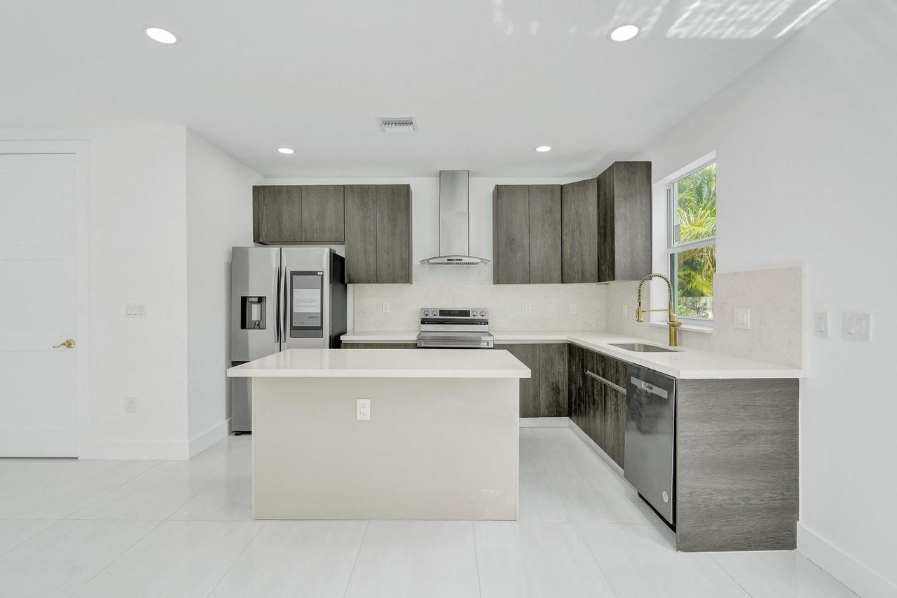 1213 W Las Olas Blvd - Photo 6 of 25