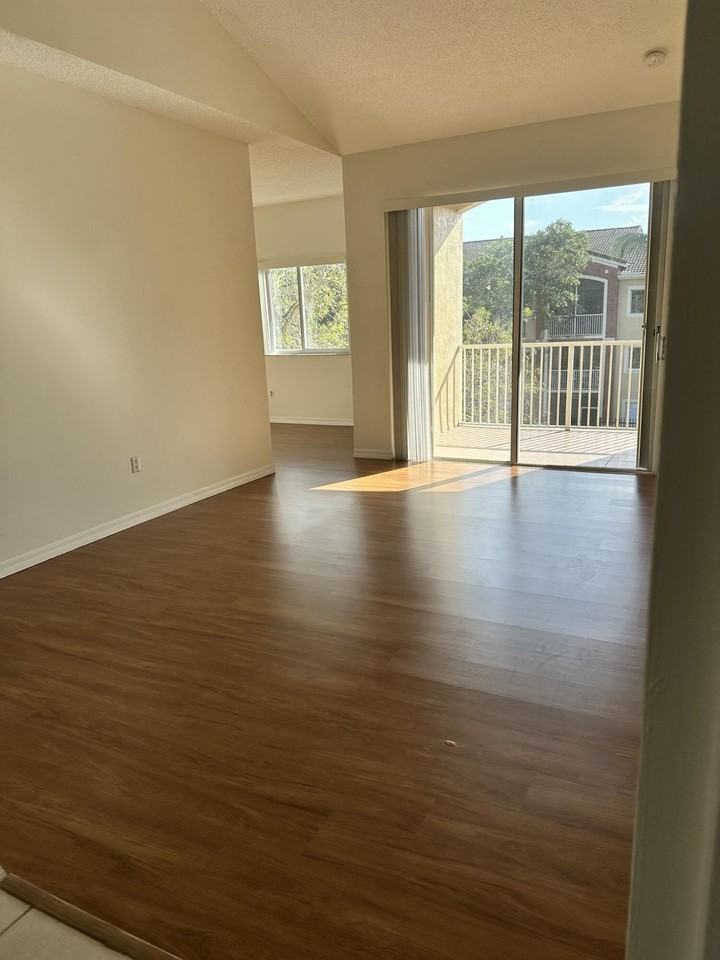 7085 Nova Dr #320 - Photo 3 of 17