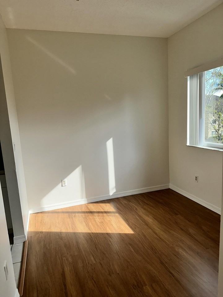 7085 Nova Dr #320 - Photo 4 of 17