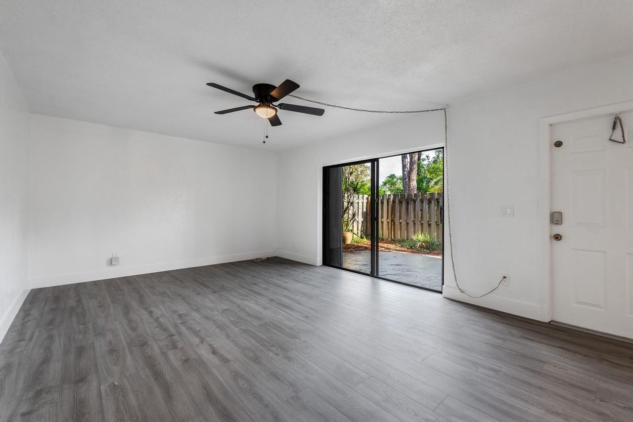 471 Kirk Rd #D - Photo 4 of 28