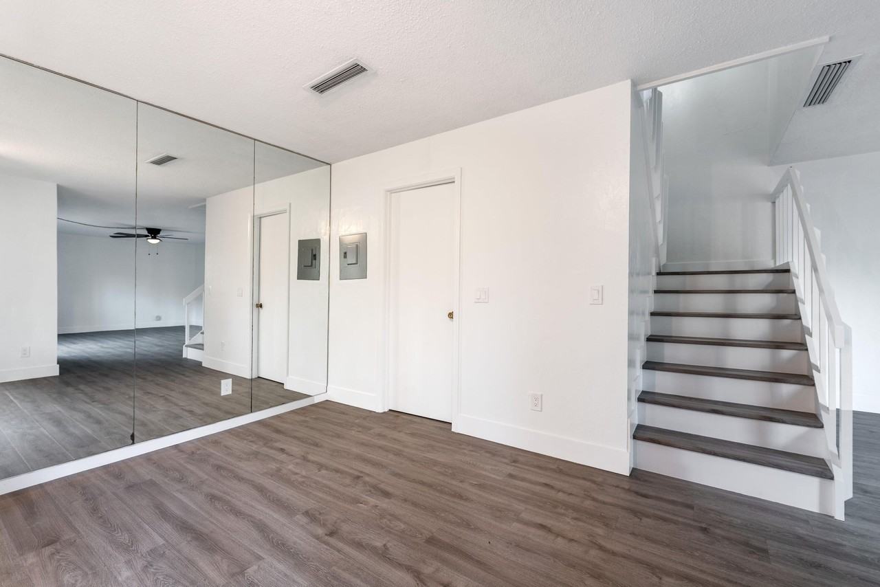 471 Kirk Rd #D - Photo 7 of 28