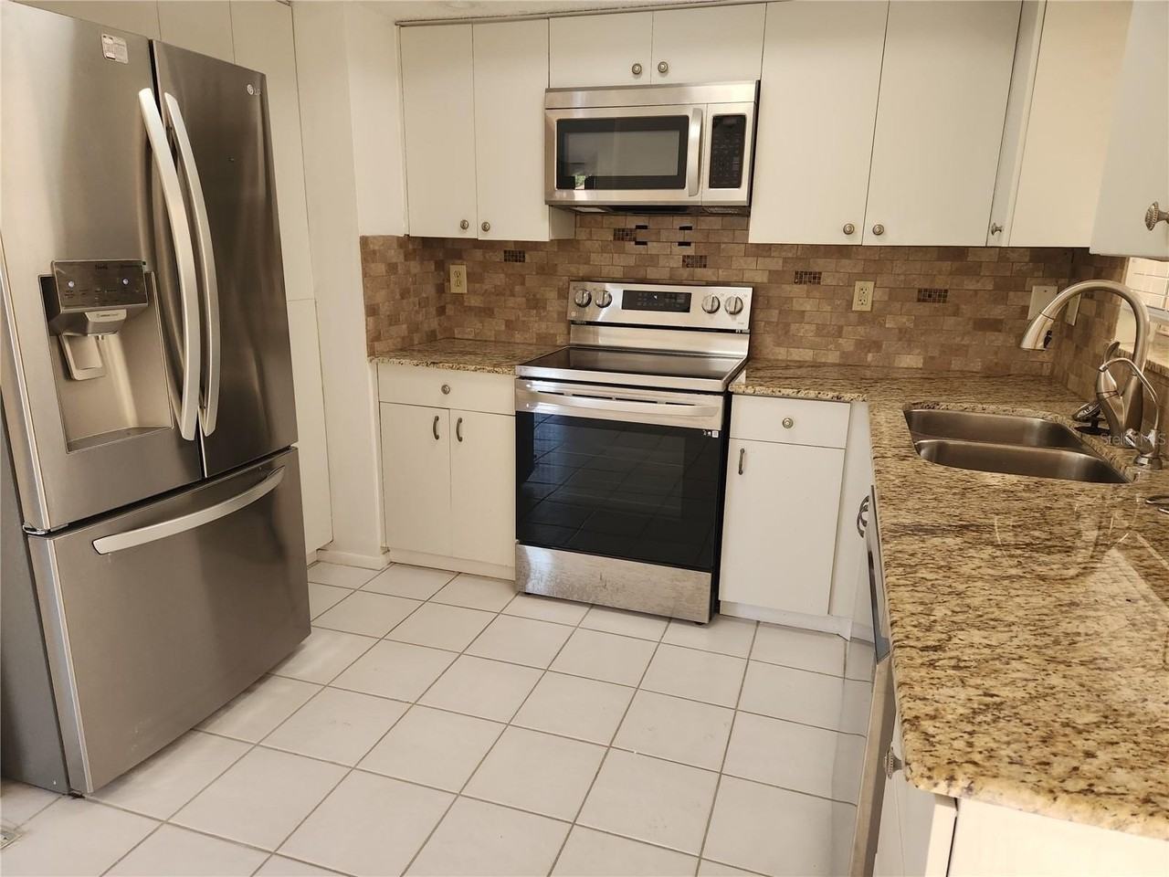 749 N Jefferson Ave #749 - Photo 5 of 19