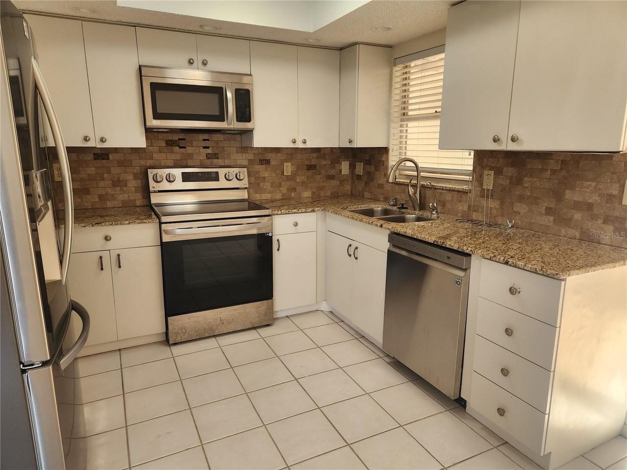 749 N Jefferson Ave #749 - Photo 6 of 19
