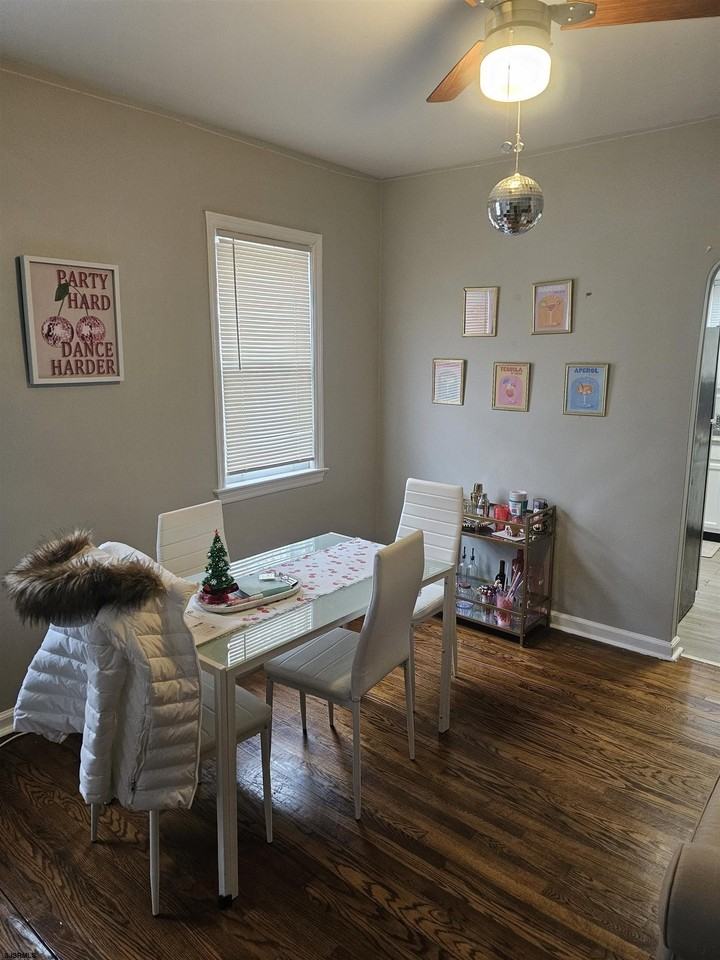 128 Wilmer St - Photo 7 of 34