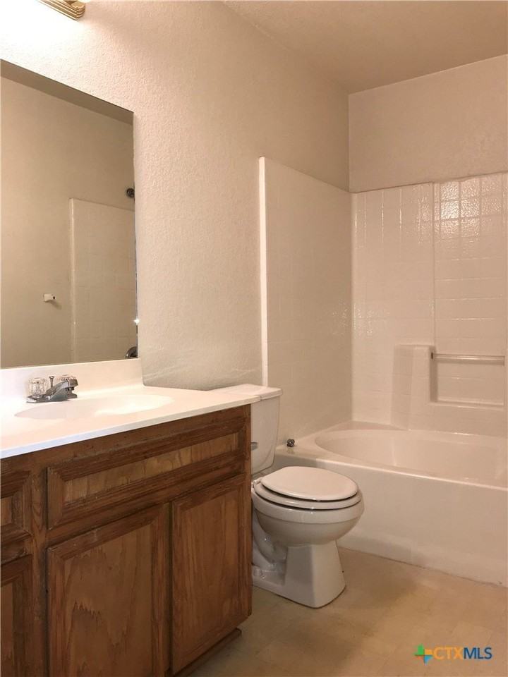 3209 Raven Dr #B - Photo 3 of 10