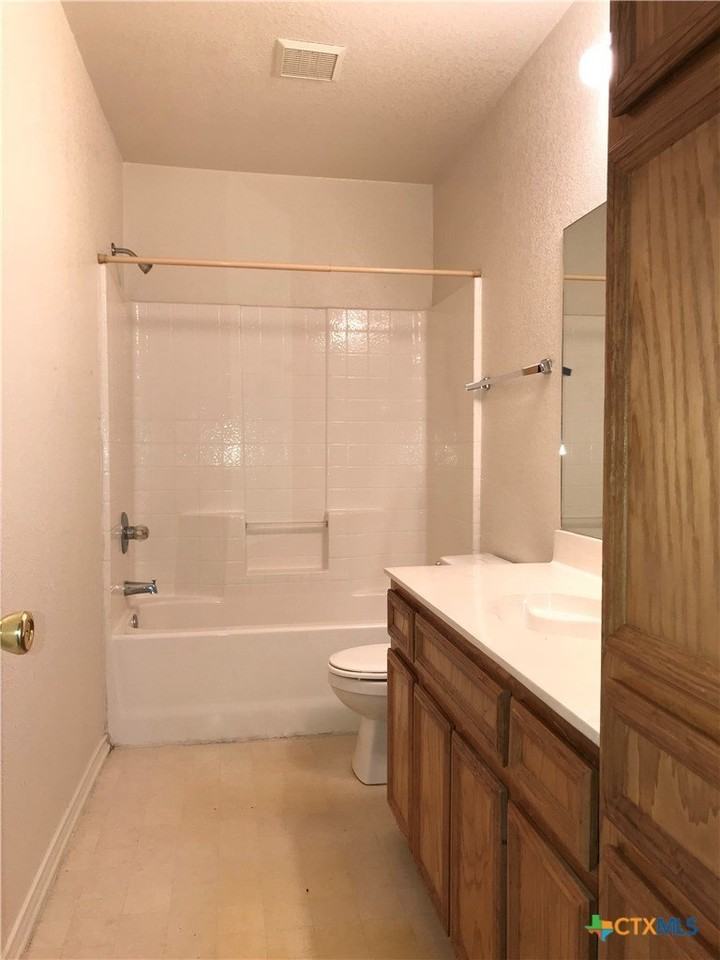 3209 Raven Dr #B - Photo 4 of 10
