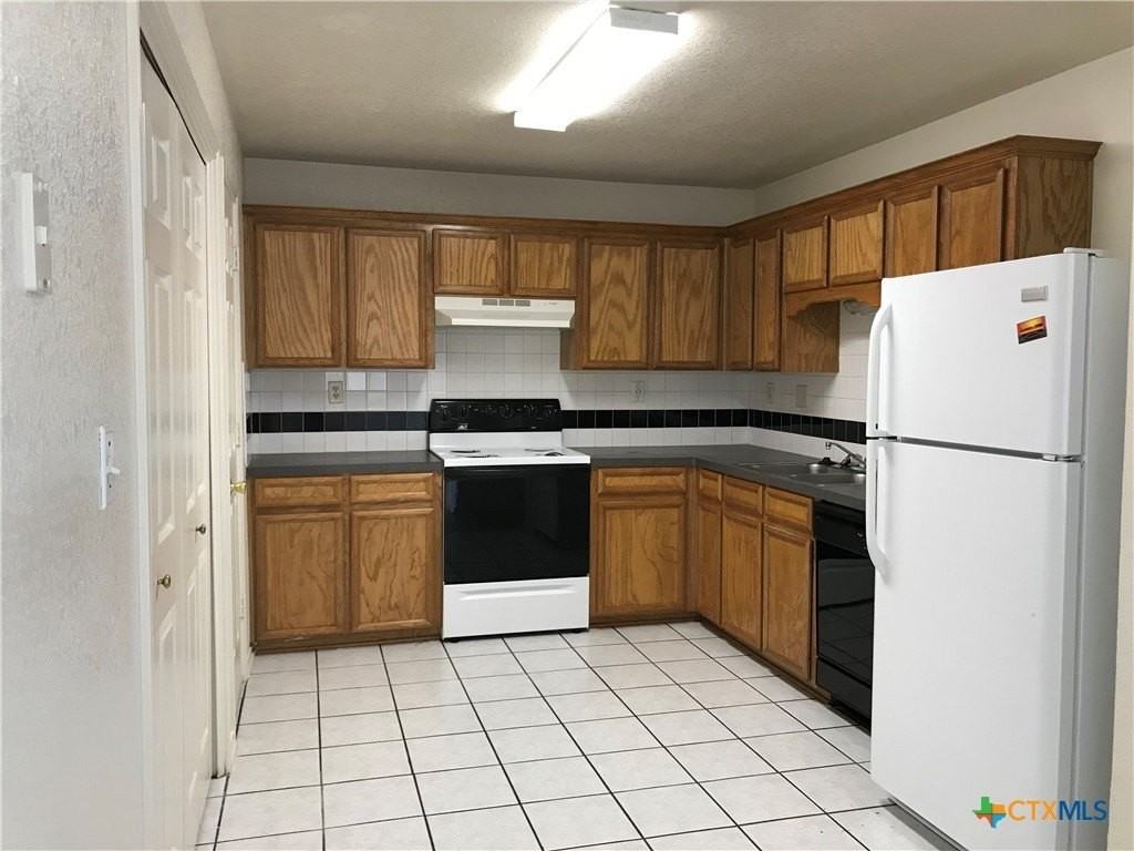 3209 Raven Dr #B - Photo 5 of 10