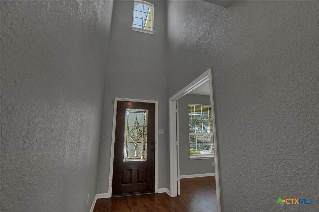 240 Oak Creek Way - Photo 2 of 22