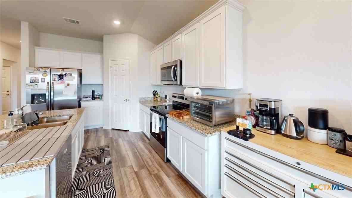 10016 Avendesora Rd - Photo 3 of 24