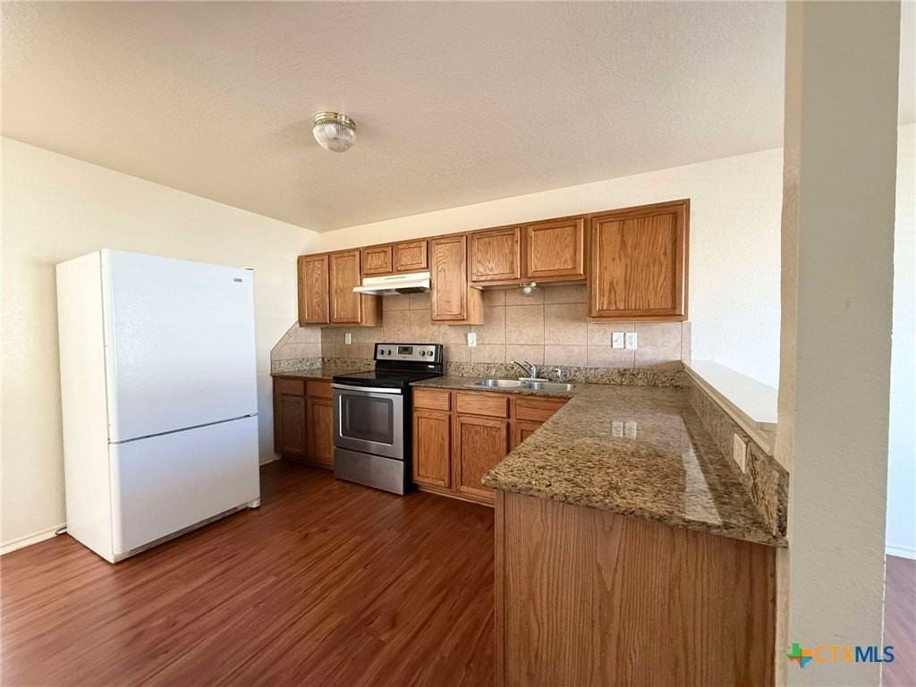 3307 Hereford Ln - Photo 2 of 15