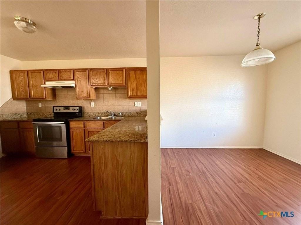 3307 Hereford Ln - Photo 4 of 15