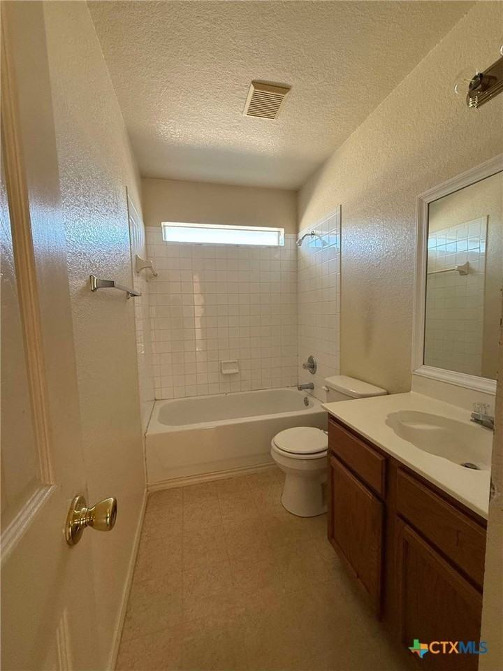 3307 Hereford Ln - Photo 7 of 15