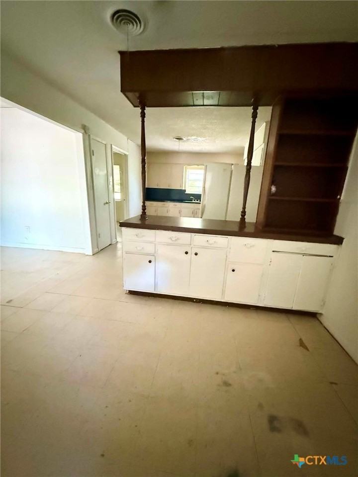 607 Curry Ave - Photo 6 of 28