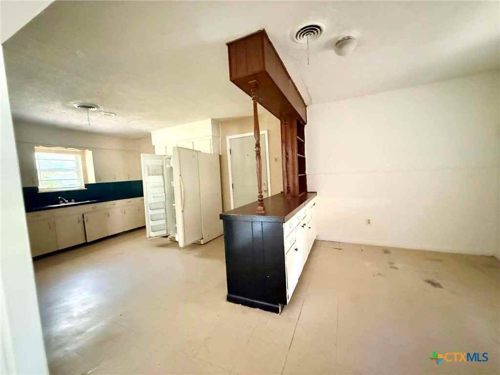 607 Curry Ave - Photo 7 of 28