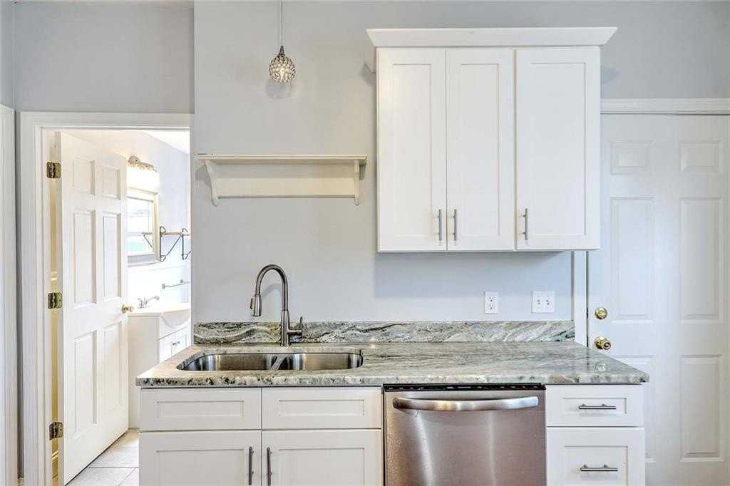 50 Barton St #2 - Photo 4 of 26