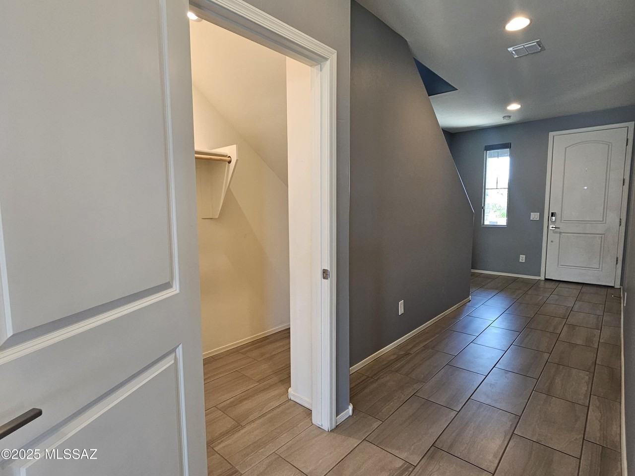 10679 W Golson Dr - Photo 5 of 36