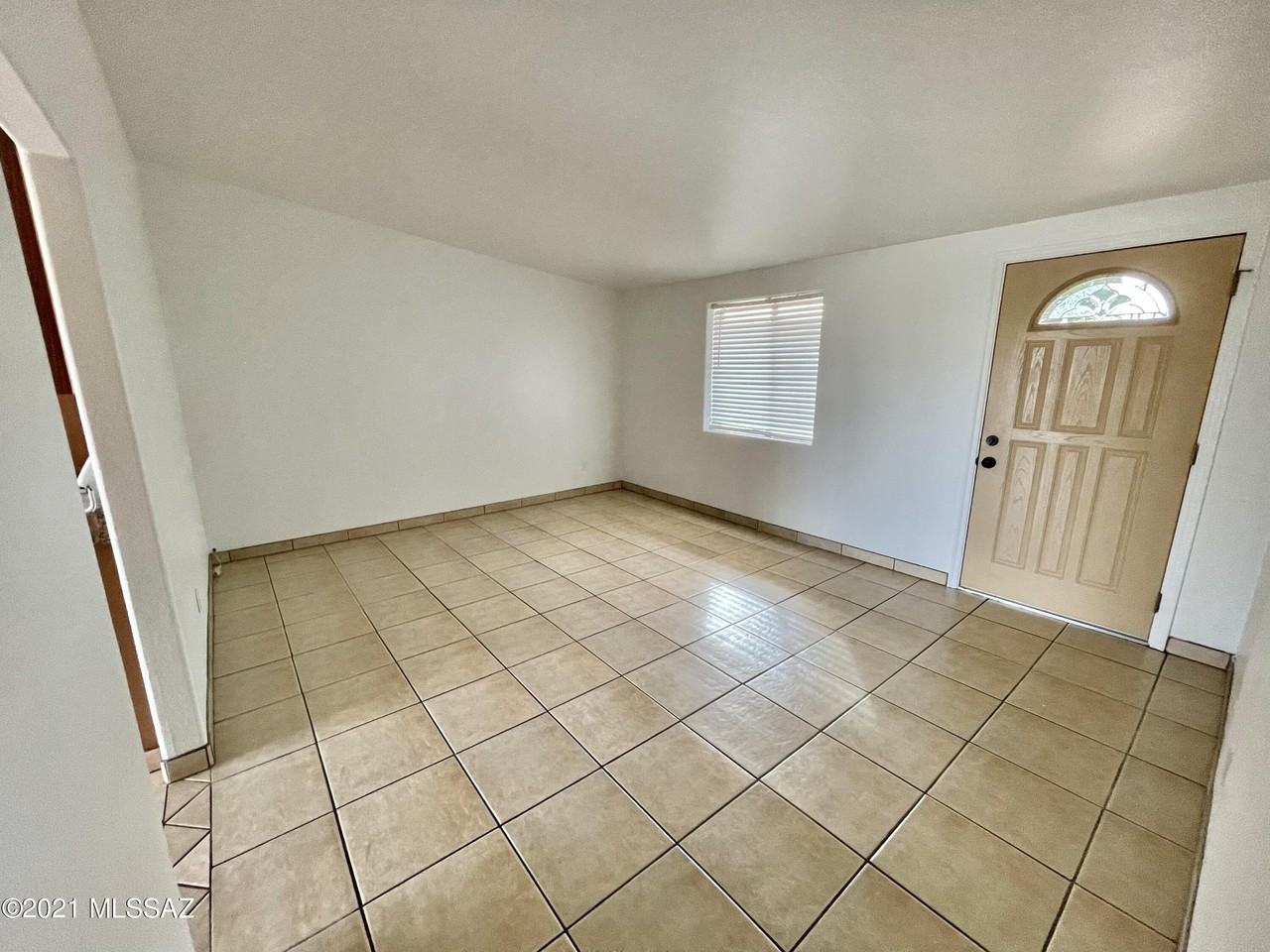 233 S Avenue B - Photo 3 of 21