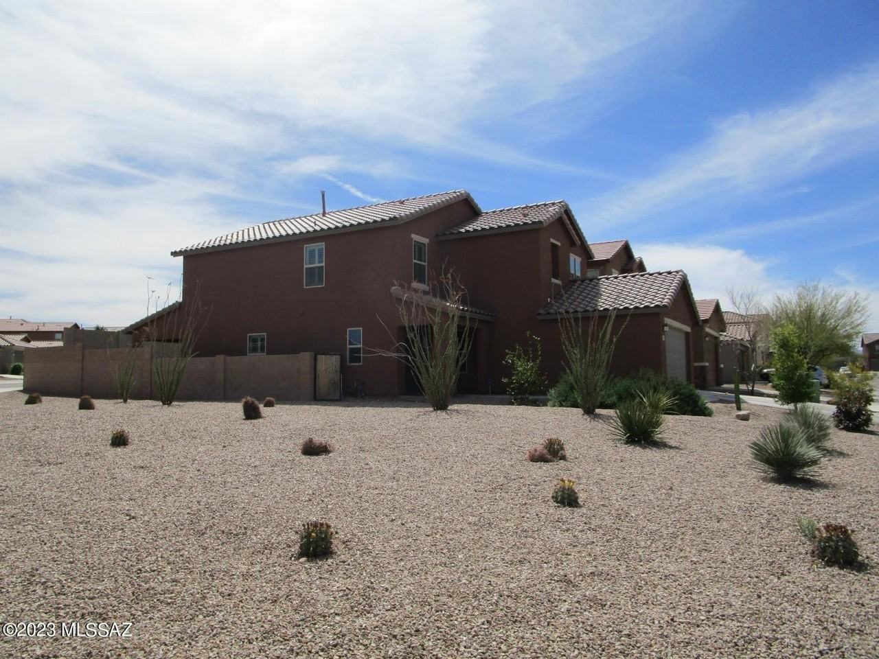 9563 S Trapper Ridge Dr - Photo 4 of 26
