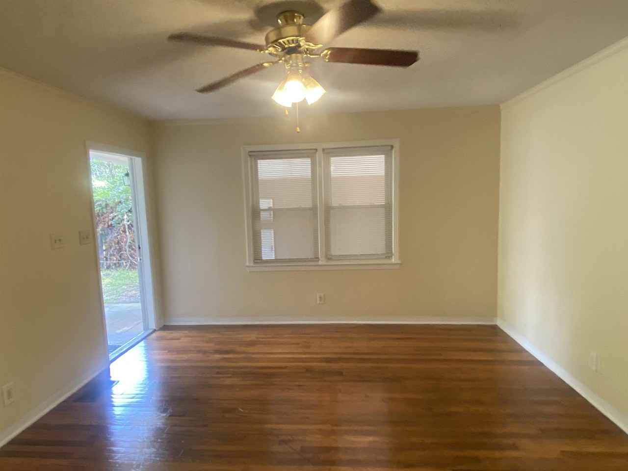 1609 Atkamire Dr - Photo 3 of 13