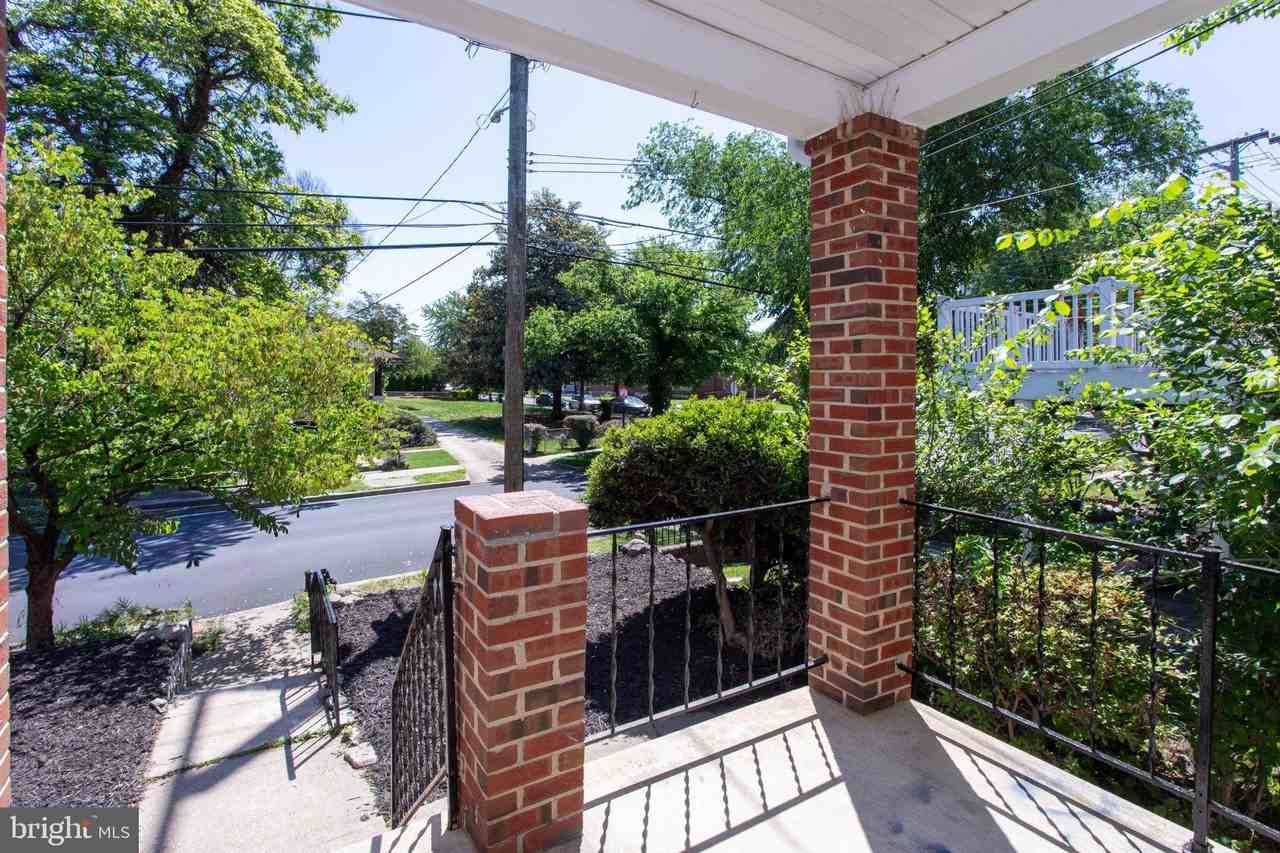 104 53rd St Ne - Photo 4 of 41