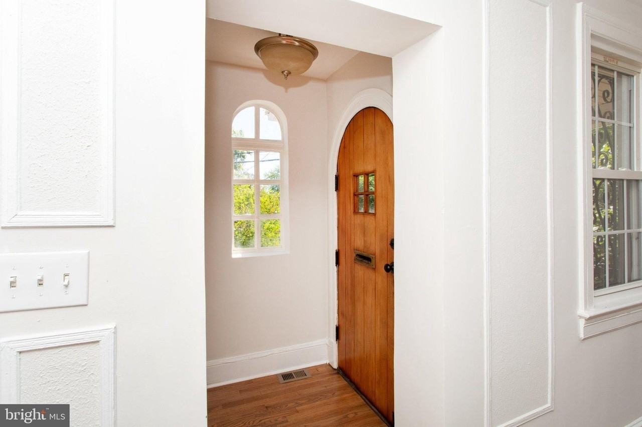 104 53rd St Ne - Photo 5 of 41