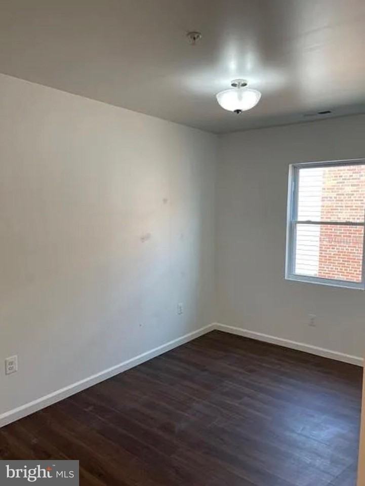 5822 9th St Nw #4 - Photo 7 of 10