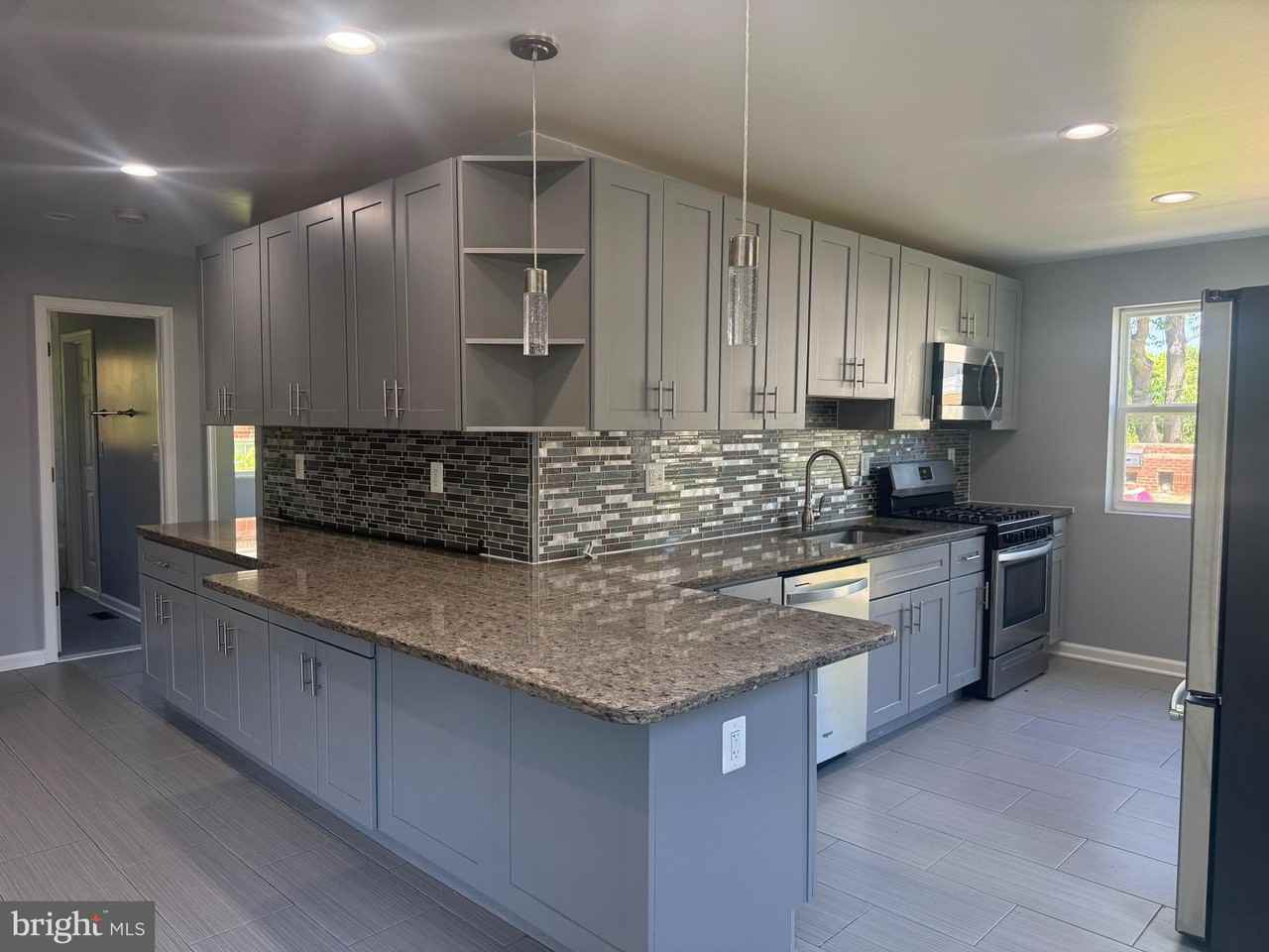 3010 V Pl Se - Photo 2 of 42