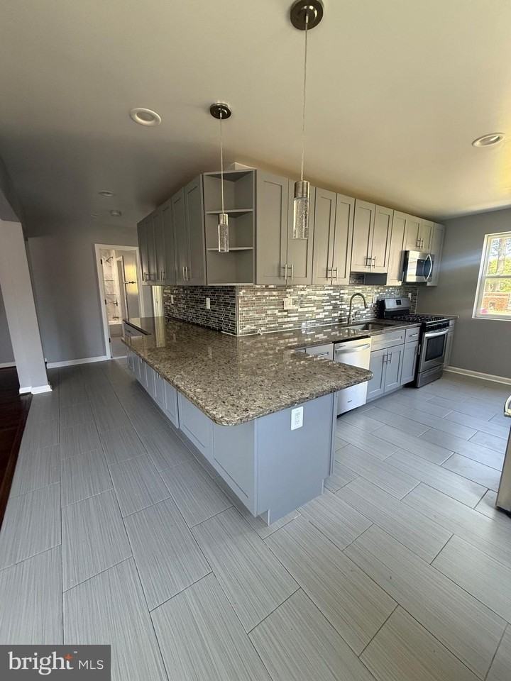 3010 V Pl Se - Photo 5 of 42