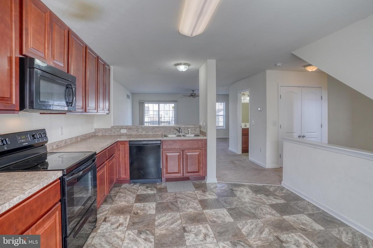 327 Tribbitt St - Photo 3 of 30