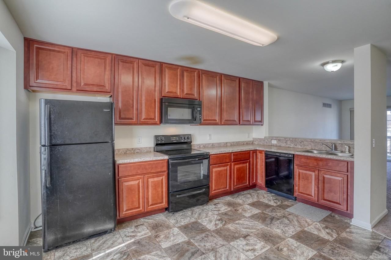 327 Tribbitt St - Photo 5 of 30