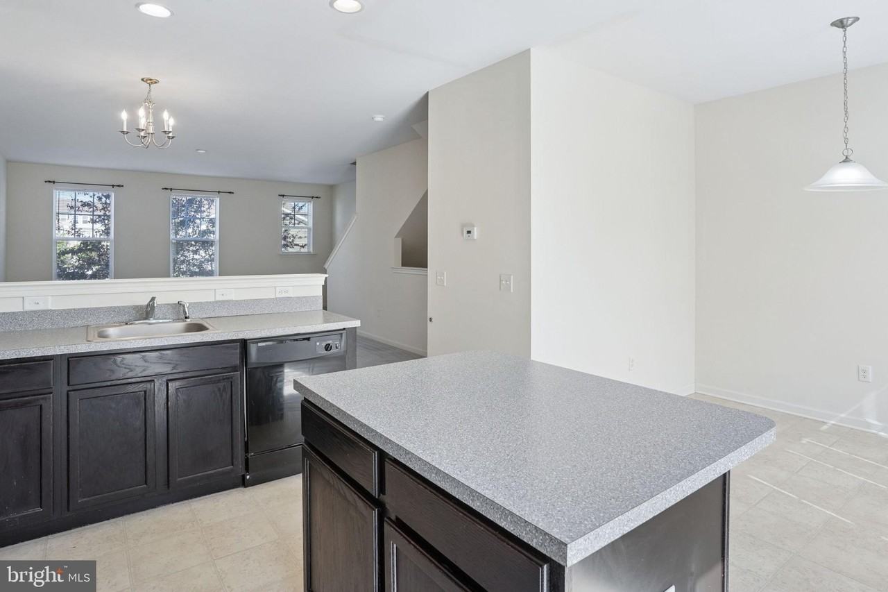 151 Tidbury Xing - Photo 5 of 35