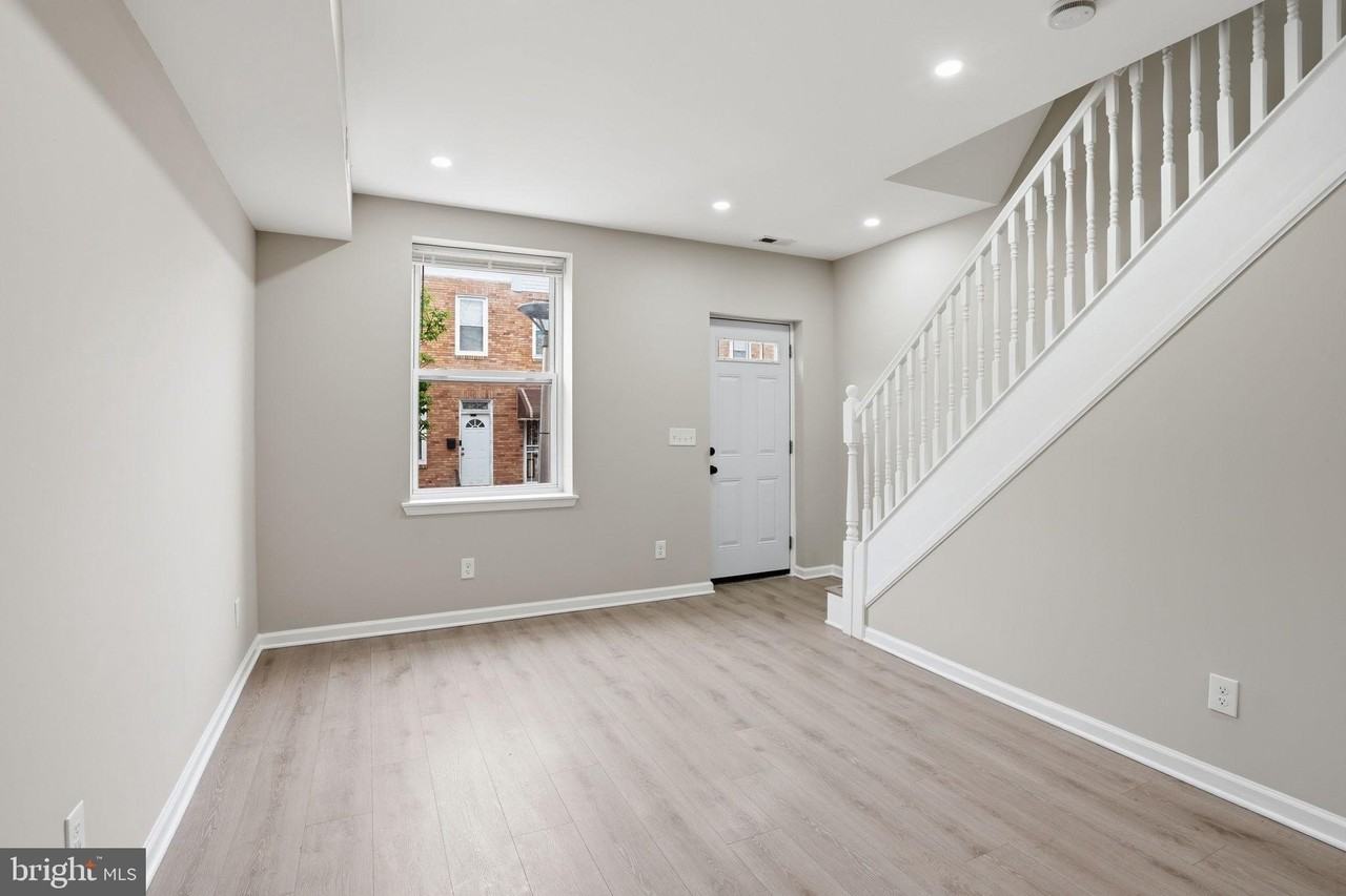 2710 Mura St - Photo 4 of 31