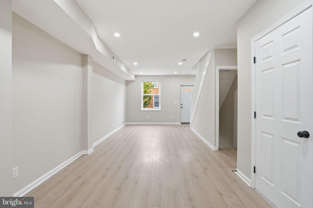 2710 Mura St - Photo 5 of 31