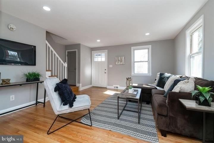 1773 Joan Ave - Photo 2 of 18