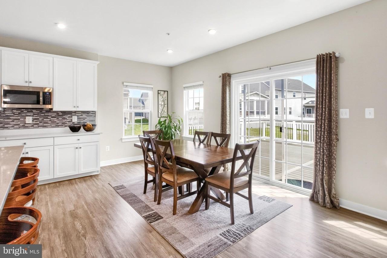 11037 Corner Stone Ln - Photo 7 of 28