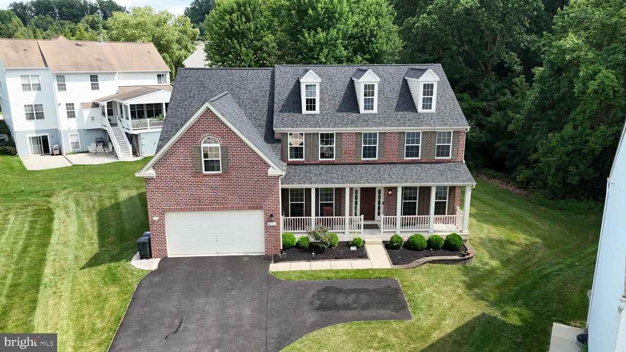 8111 Alloway Ct - Photo 2 of 43